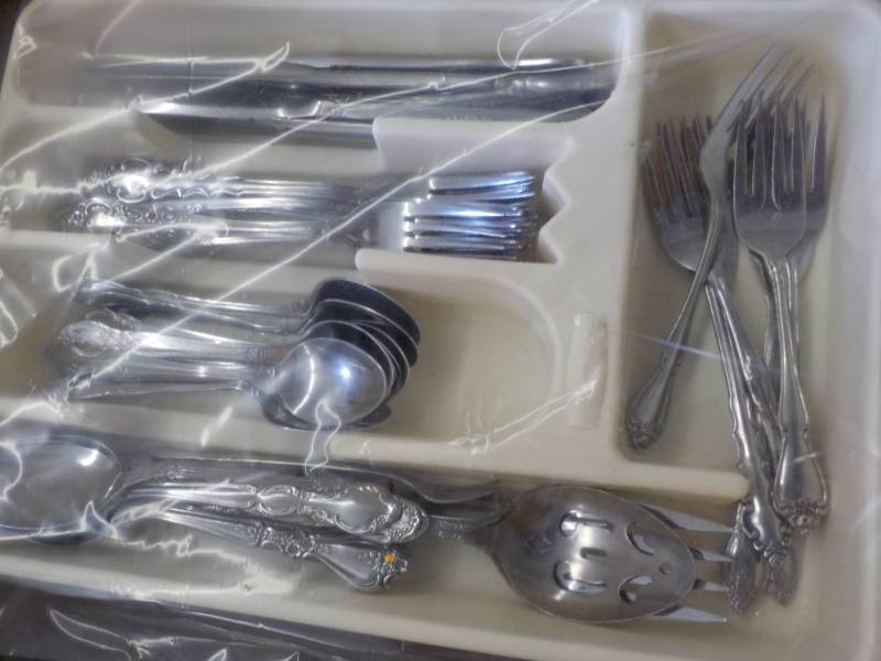 lot 186 image: Silverware in Tray...