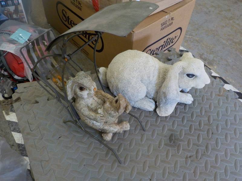 lot 206 image: Bunny Outdoor Dcor...