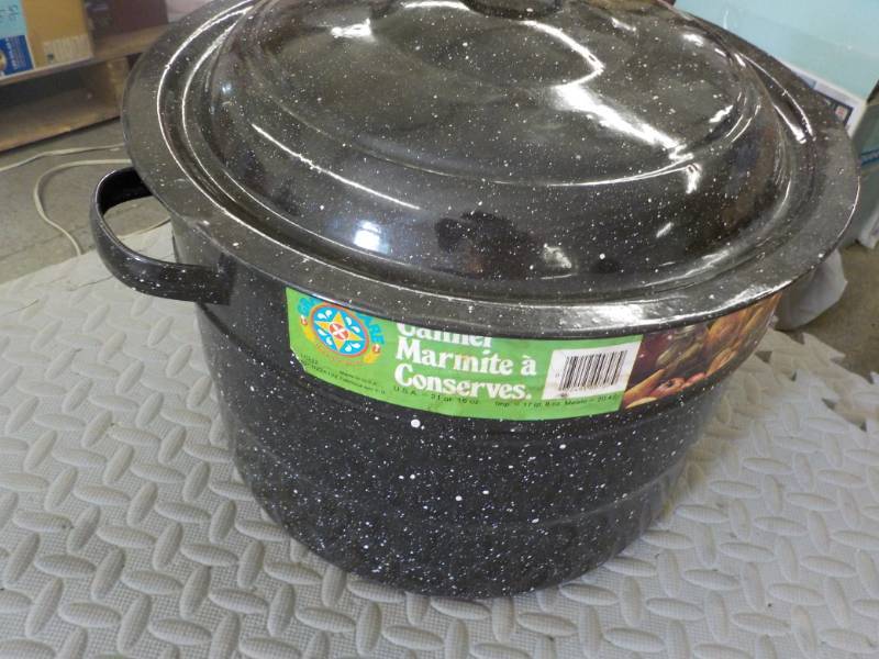 lot 230 image: Large Canner...