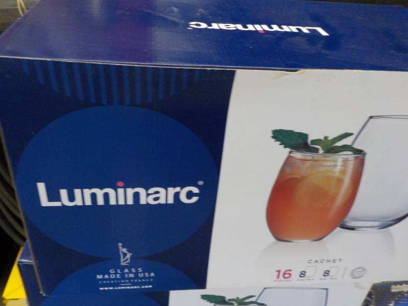 lot 236 image: Luminarc Set of 16 Glasses...