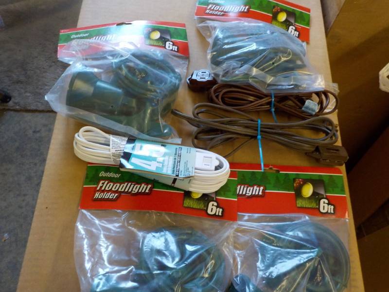 lot 239 image: 4 Outdoor Floodlight Holders and 3 ...