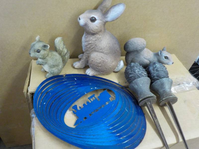 lot 246 image: Outdoor Dcor Lot and Garden Hose ...
