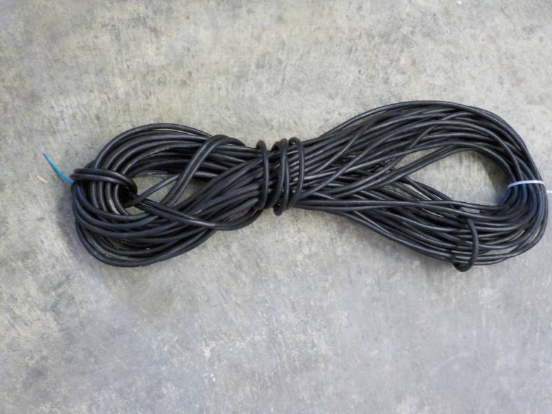 lot 254 image: 100 feet Heavy Duty Extension Cord...