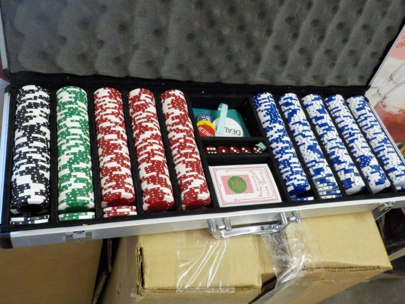lot 268 image: New set of Chips, Cards and Case...