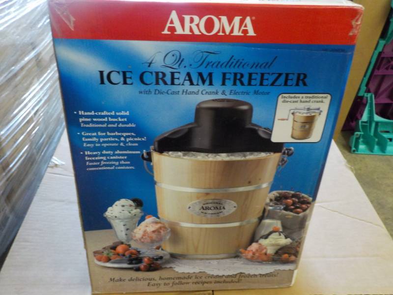 lot 282 image: New 4 qt. Traditional Ice Cream Fre...