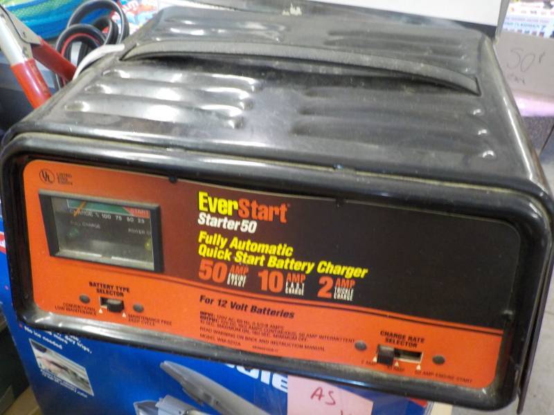 lot 304 image: EverStart Starter 50 Battery Charge...
