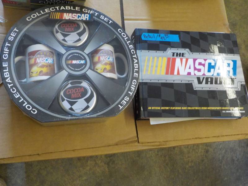 lot 308 image: Nascar Collectible Gift Set and the...