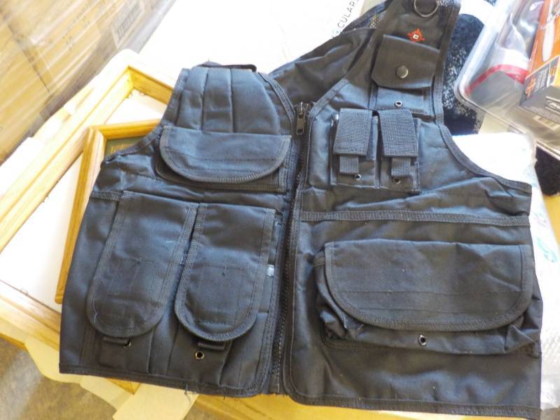 lot 317 image: Youth Survival Vest...