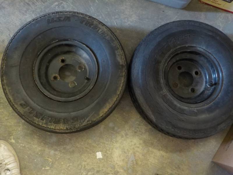 lot 325 image: 2 Tires USA Trail 570-8 and Tow Mas...