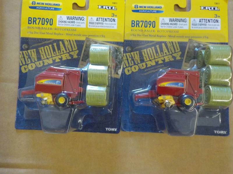 lot 345 image: 2 ERTL BR7090 Balers new in packag...