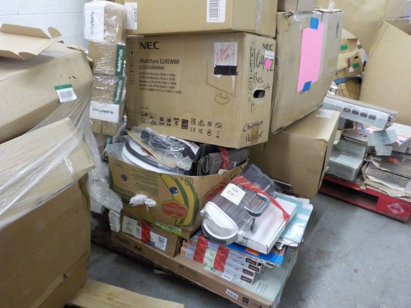 lot 359 image: Pallet of unclaimed misc see all p...