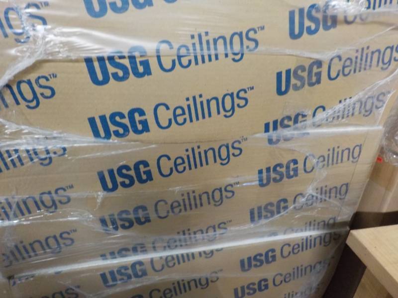 lot 372 image: USG Ceiling Tile 5 Cartons of White...