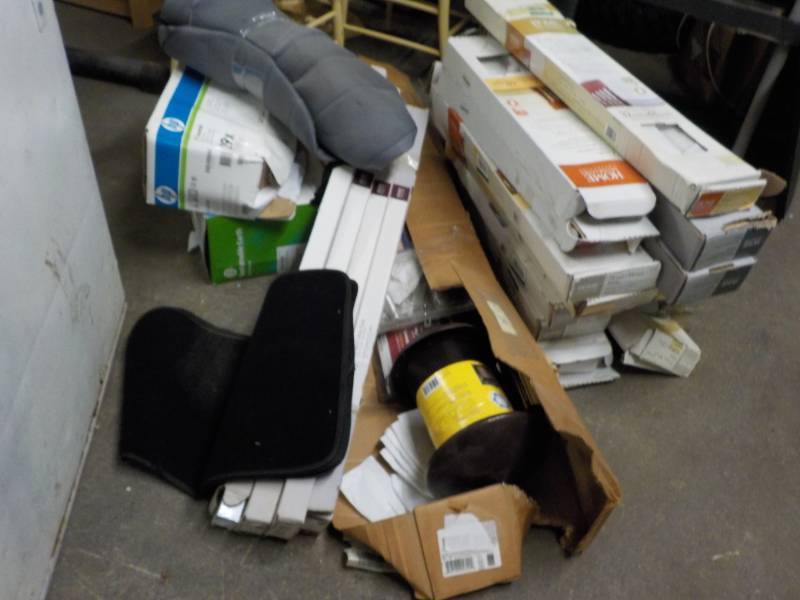 lot 375 image: Large Lot of Misc...