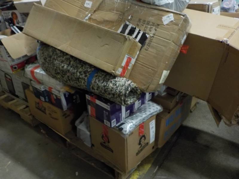 lot 381 image: Pallet of Misc...