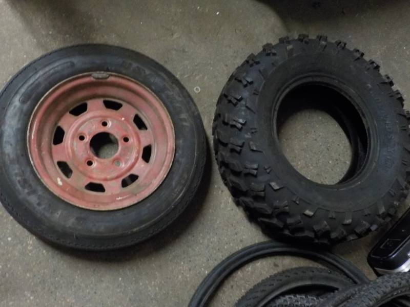 lot 392 image: 2 Tires Badlands XT Ra AT 20580R1...
