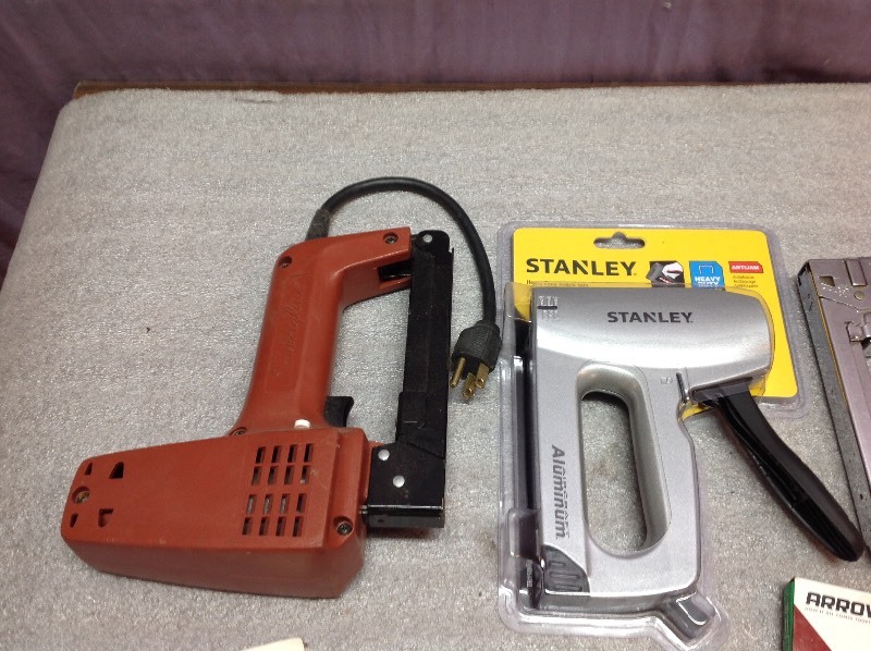 Staple Guns & Staples