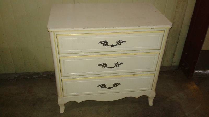 lot 4 image: Small White French Provincial Style Bedroom Dresser, Good Condition, A Few Marks