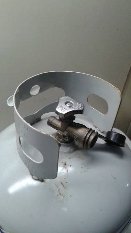 lot 8 image: Grill Propane Tank, Works, 20 Pound