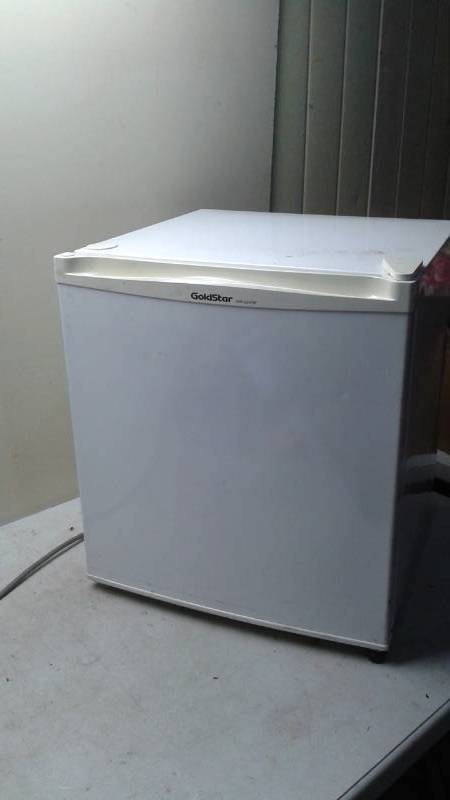 lot 9 image: Goldstar Mini Fridge, Used, Some Marks, Works Good