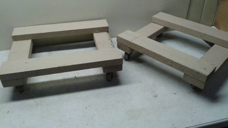 lot 16 image: Pair Of Small Moving Carts