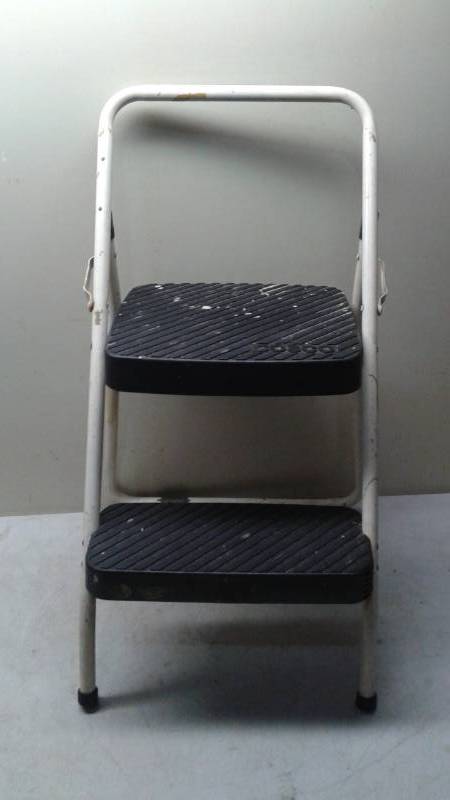 lot 46 image: Folding Step Stool, Used, Works
