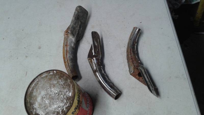 lot 59 image: Lot Of Oil Spouts,Oil Can, Vintage Bug Sprayer