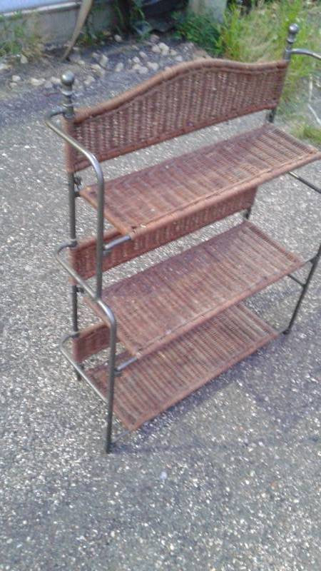 lot 75 image: Folding Wicker Shelf