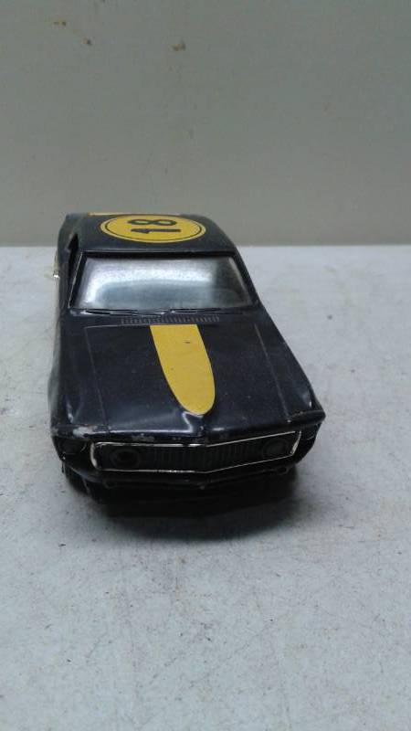 lot 76 image: ERTL Iowa Hawkeyes Die-Cast Race Car
