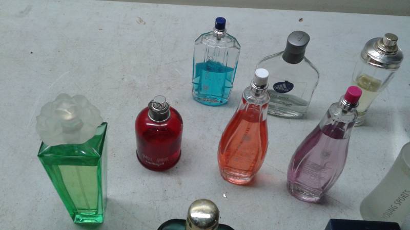 lot 77 image: Lot Of Different Kinds Of Cologne And Perfume, Some Samplers