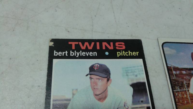 lot 111 image: Pair Of Bert Blyleven Baseball Cards, One Rookie Card, Shows Wear