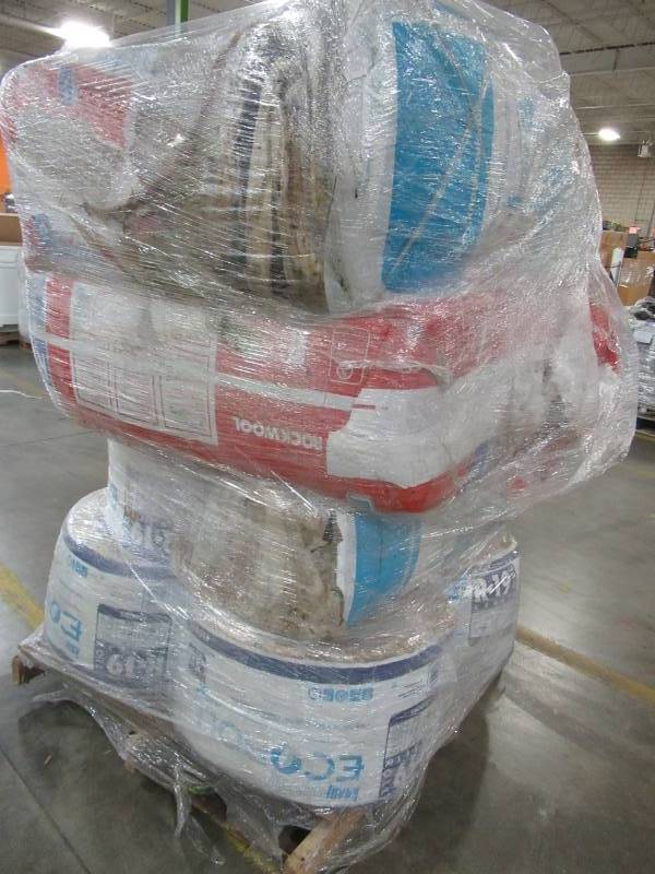 lot 35 image: Mixed Pallet of Various Insulation - About 12 BundlesRolls