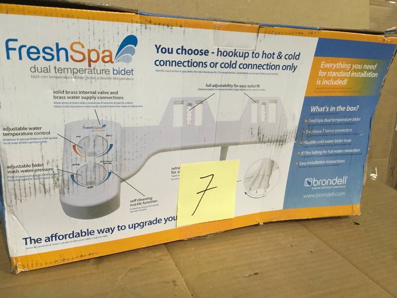 Brondell Dual Temperature Bidet Attachment in White in good condition