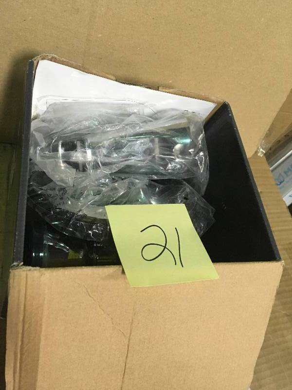 Glacier Bay Aragon Single-Handle 1-Spray Tub and Shower Faucet in Chrome in good condition