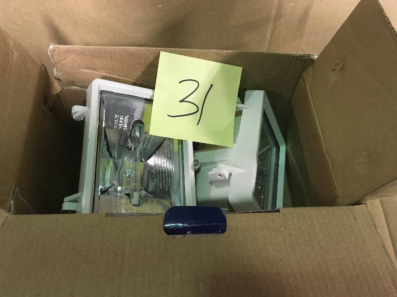 Lithonia Lighting 2-Lamp White Outdoor Flood Light not used