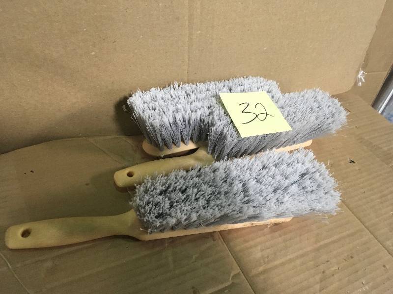 Set of 2 O-CEDAR COMMERCIAL 8 Counter Duster - Feather Tip, 8 Counter Duster - in good condition