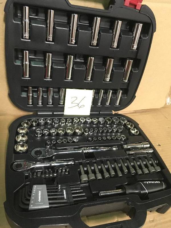 Husky Mechanics Tool Set (111-Piece) in good condition
