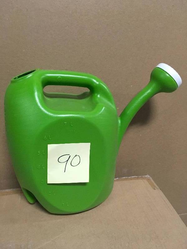 Southern Patio Southern Patio 2 Gal. Green Watering Can in good condition