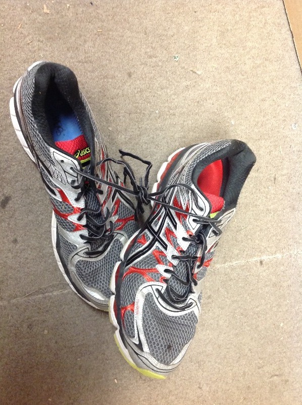 Asics T435N Gel Nimbus 16 Men Sport Athletic Gray Red Running Shoes Size 13 used