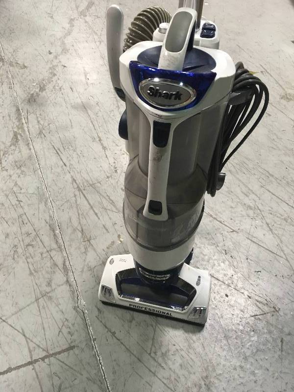 lot 19 image: SHARK VAC USED