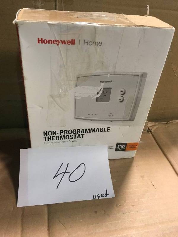 lot 40 image: Honeywell Electronic Non-Programmable Thermostat in good condition