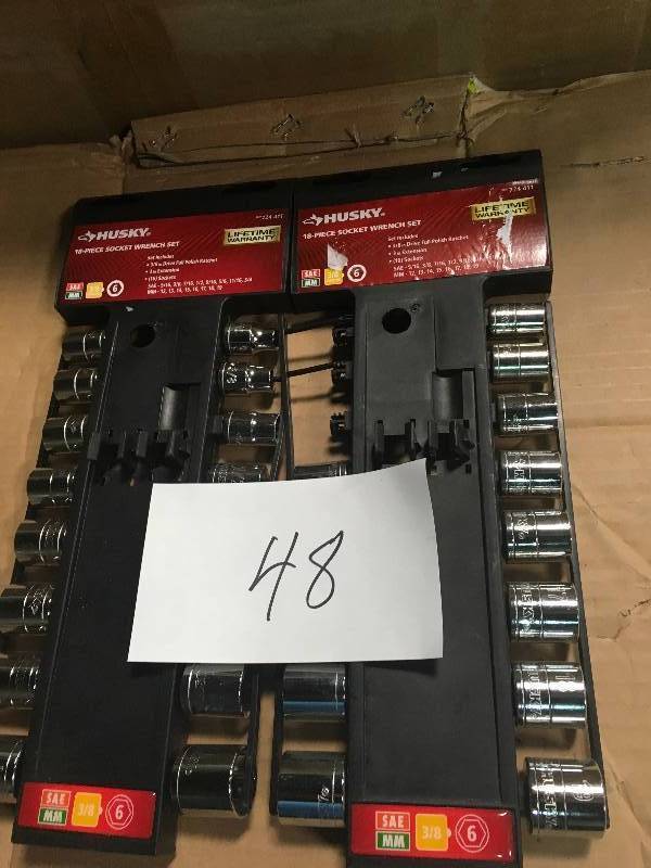 lot 48 image: Husky 38 in. Drive Ratchet and SAEMetric Standard Socket Set (18-Piece) MISSING PCS
