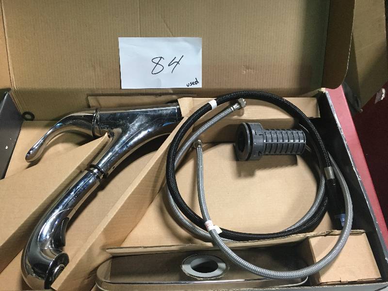 lot 84 image: Glacier Bay Market Single-Handle Pull-Out Kitchen Faucet with TurboSpray and FastMount in Chrome in good condition