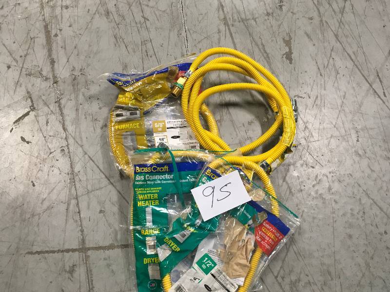 lot 95 image: BRASS CRAFT GAS CONNECTOR in good condition