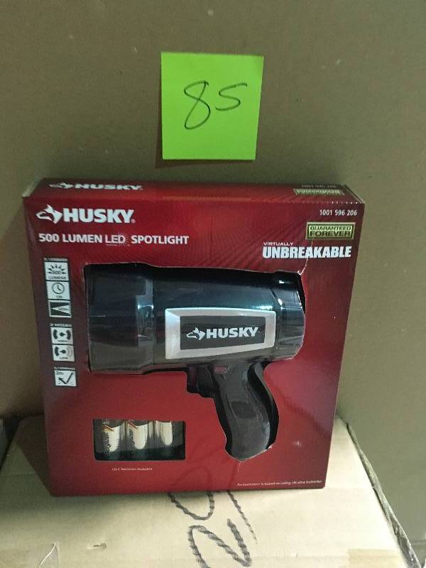 Husky 500 Lumen 2 Modes LED Spotlight Batteries Included not used