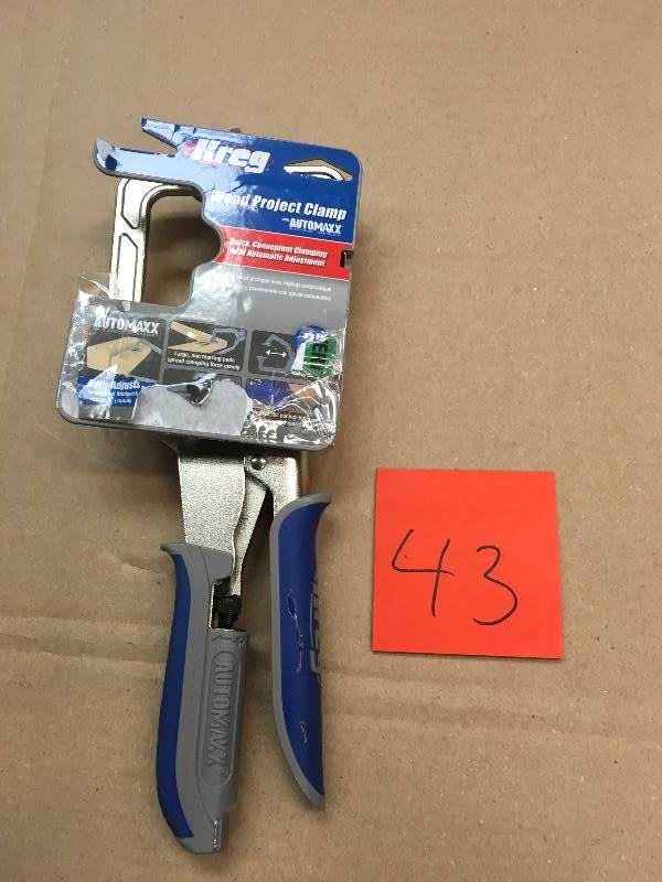 lot 43 image: KREG TOOL KHC3 Kreg Wood Project Clamp with Automaxx, 3 by Kreg in good condition