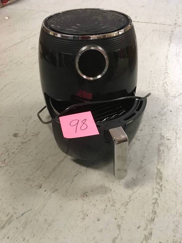 lot 98 image: BLACK DIGITAL AIR FRYER in good condition