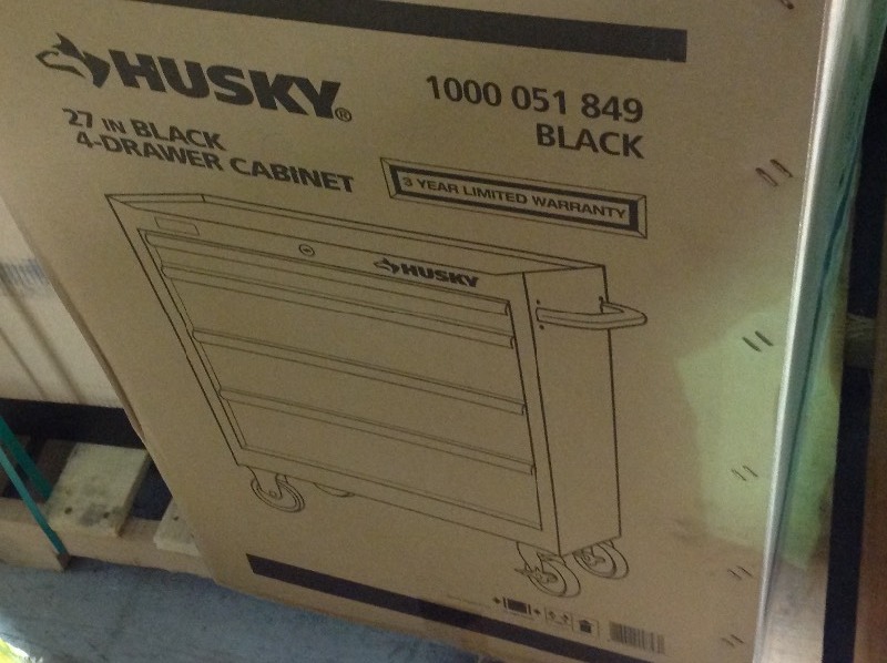 lot 108 image: HUSKY 27-inch W 4-Drawer Tool Cabinet in Black in good conditions