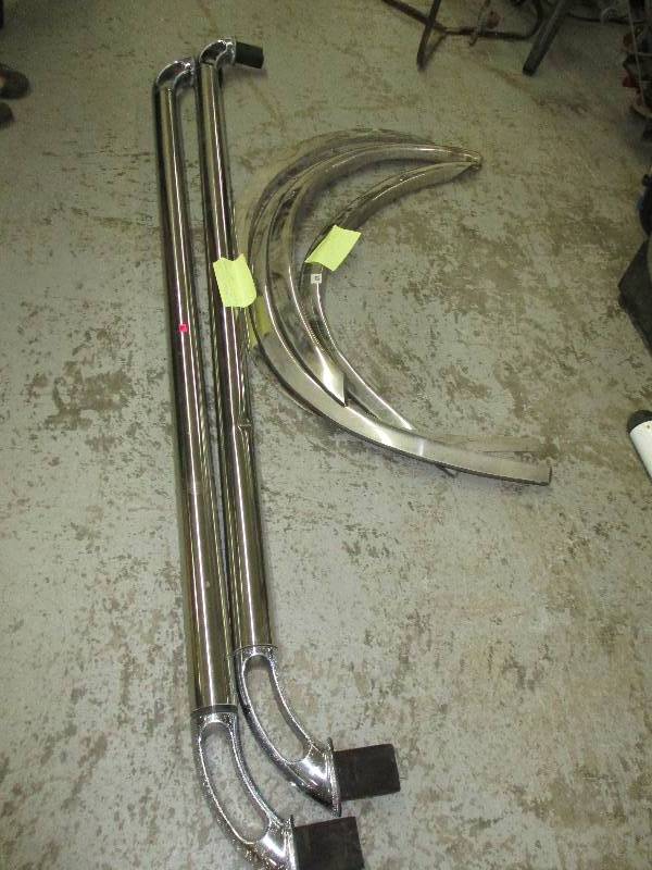 lot 12 image: Fender Flares and Box rales of a 2002 F-350