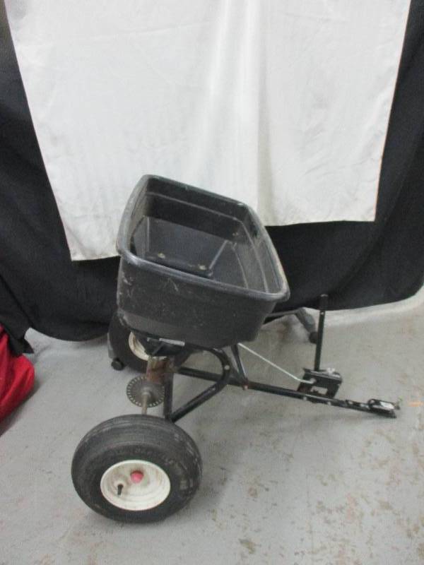 lot 43 image: Agri Seeder Pull Behind