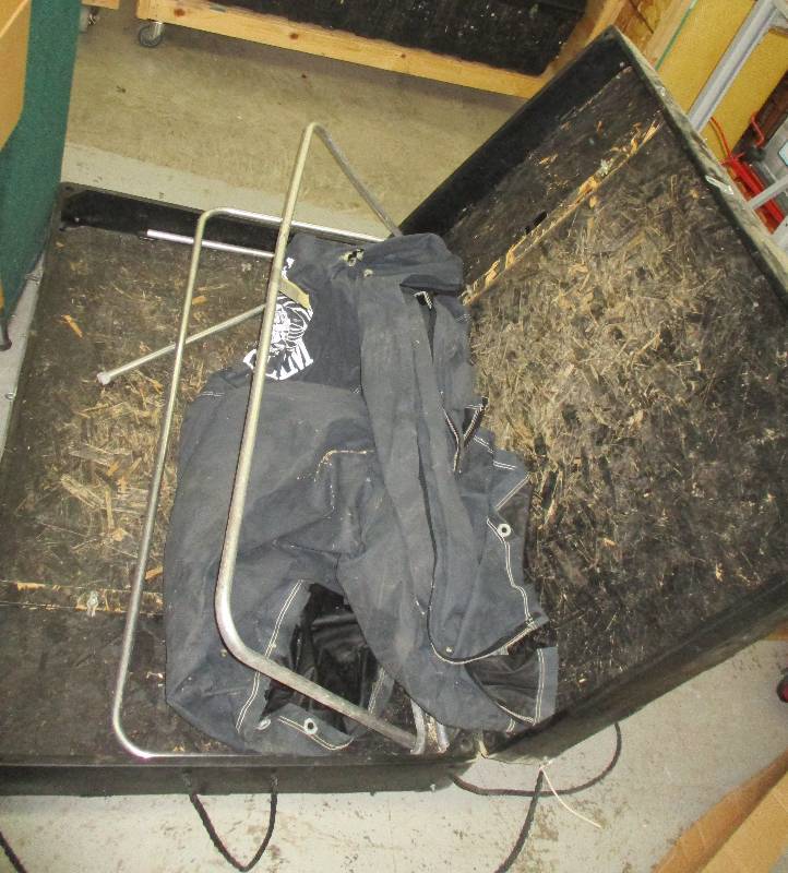 lot 45 image: Fish House 6x5 Piles and Canvas, Needs to be aired out and cleaned